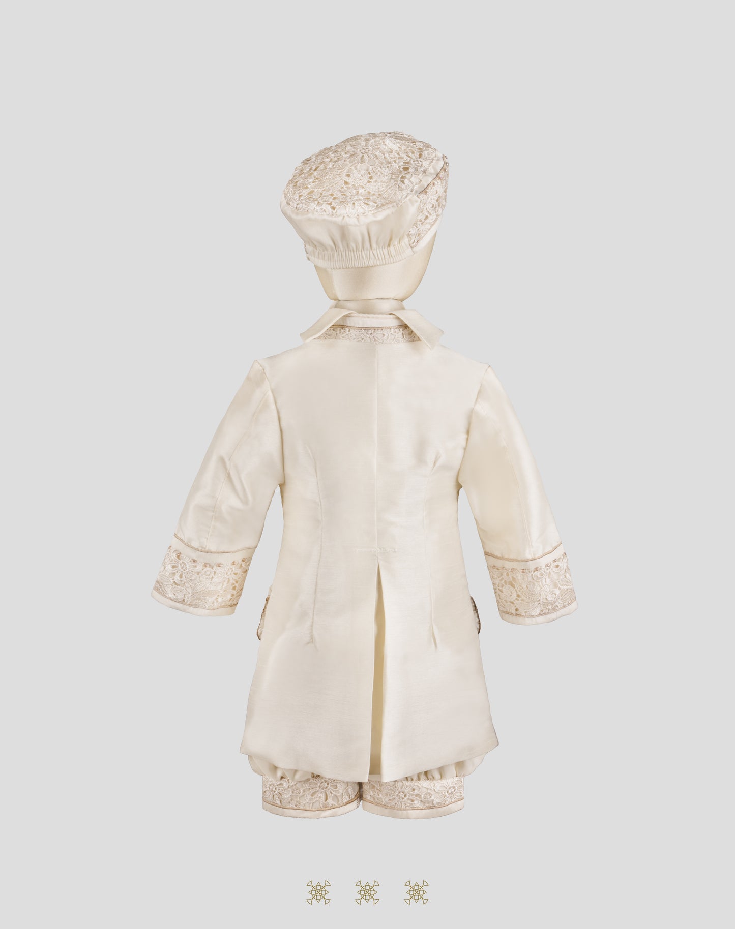 Ropón de bautizo estilo príncipe beige 69-023
