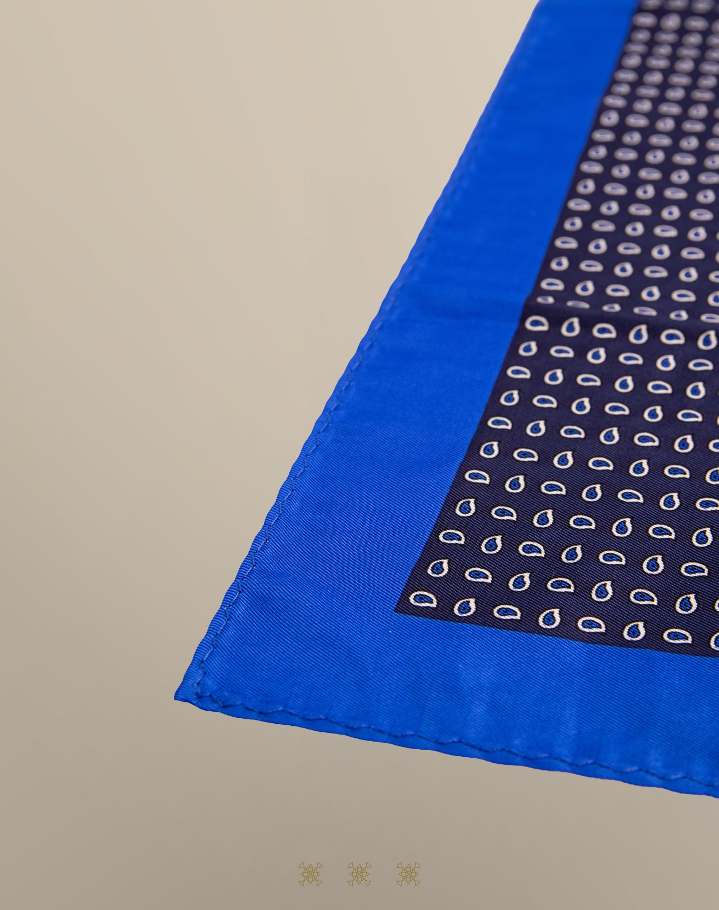 PAÑUELO AZUL 70-100