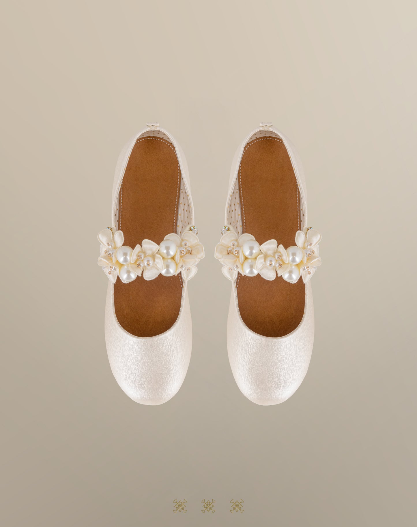 Zapatos juveniles hueso 85-026