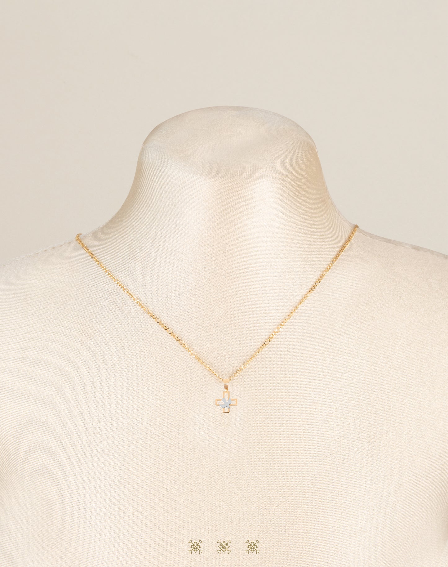 Cruz de 14k 98-007