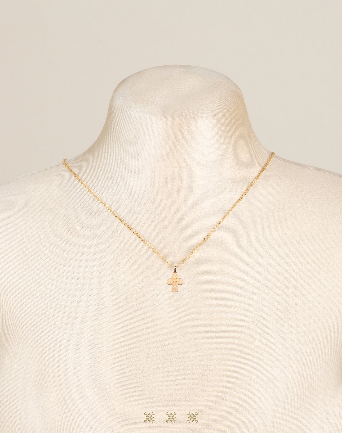 Cruz de 14k 98-044