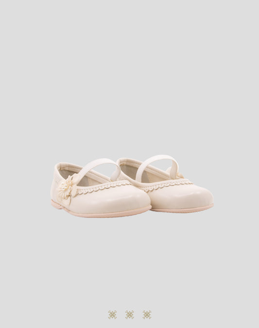 Zapatos de niña hueso 03-076