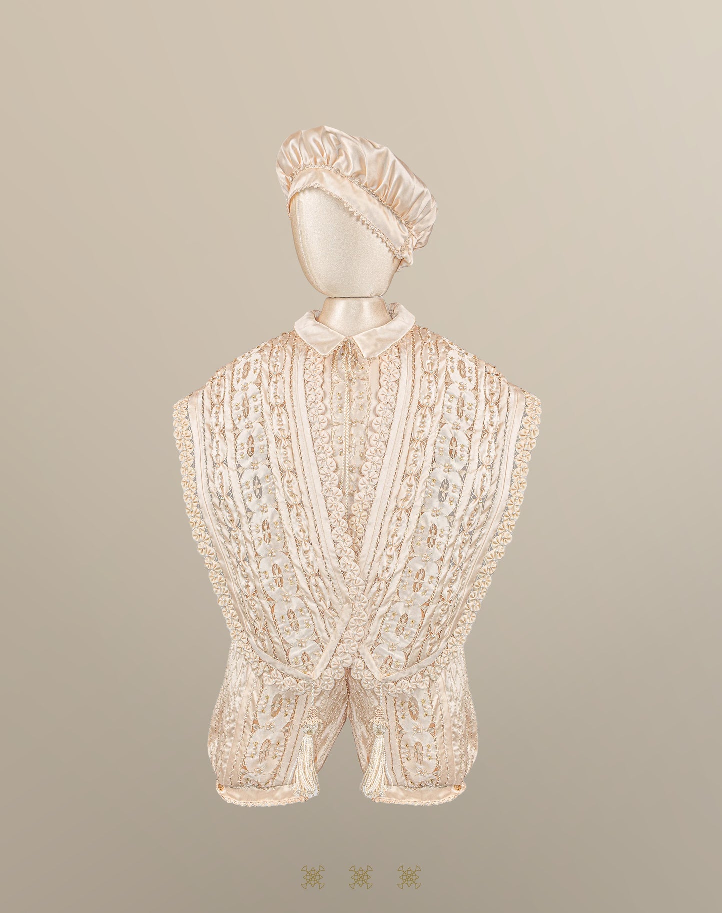 Ropón fino de bautizo de niño beige 02-642