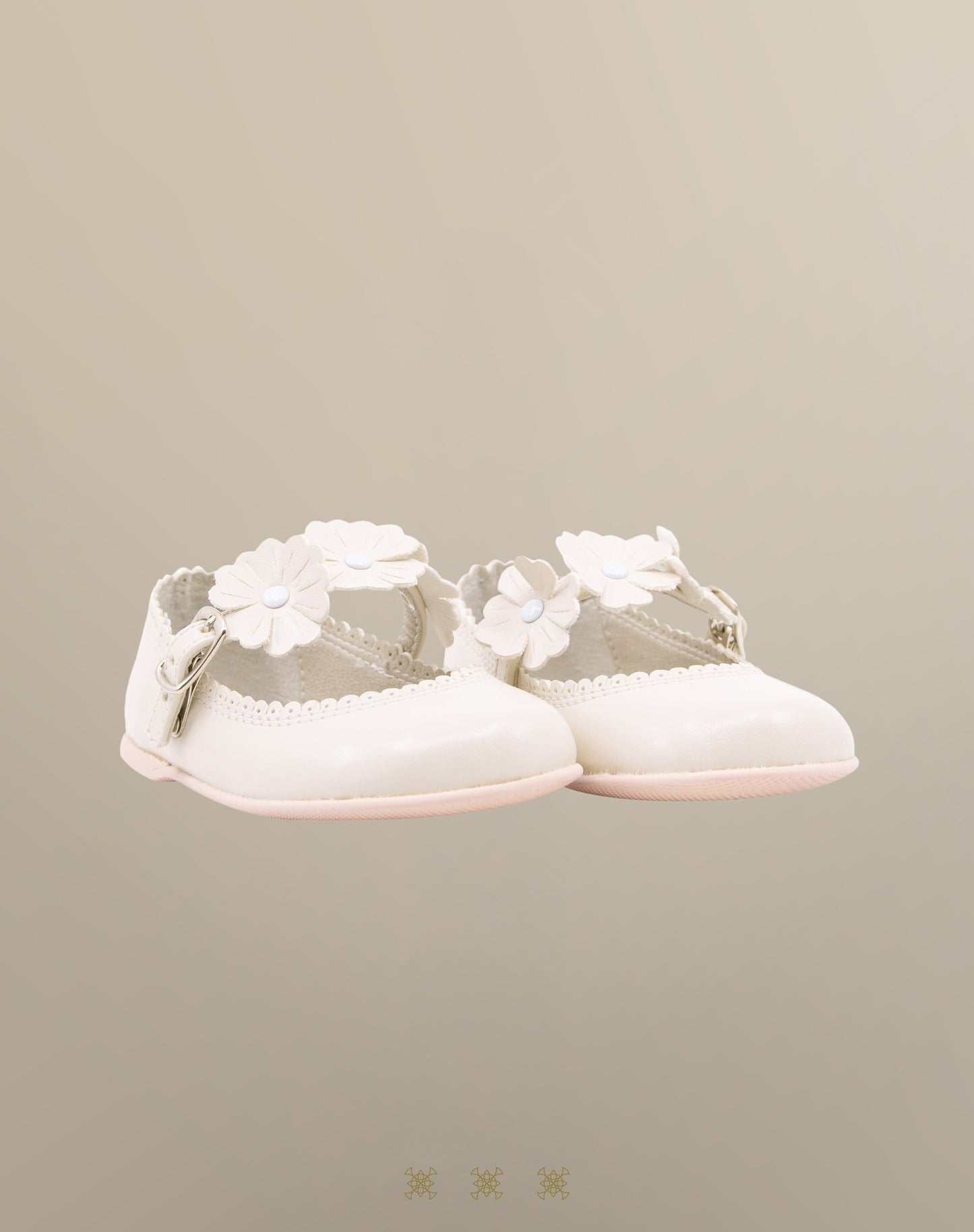 Zapatos de niña hueso 03-079