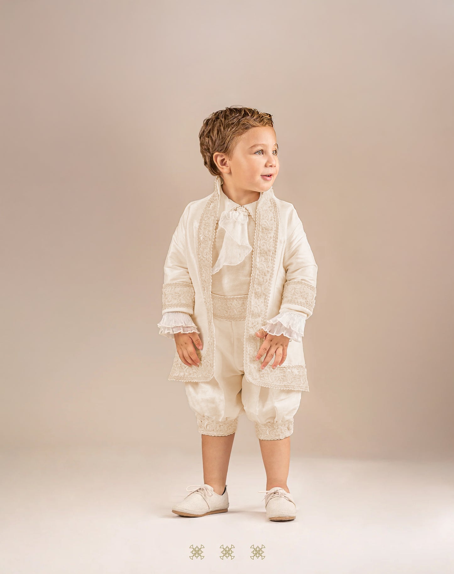 Ropón  de bautizo estilo príncipe Beige 05-016