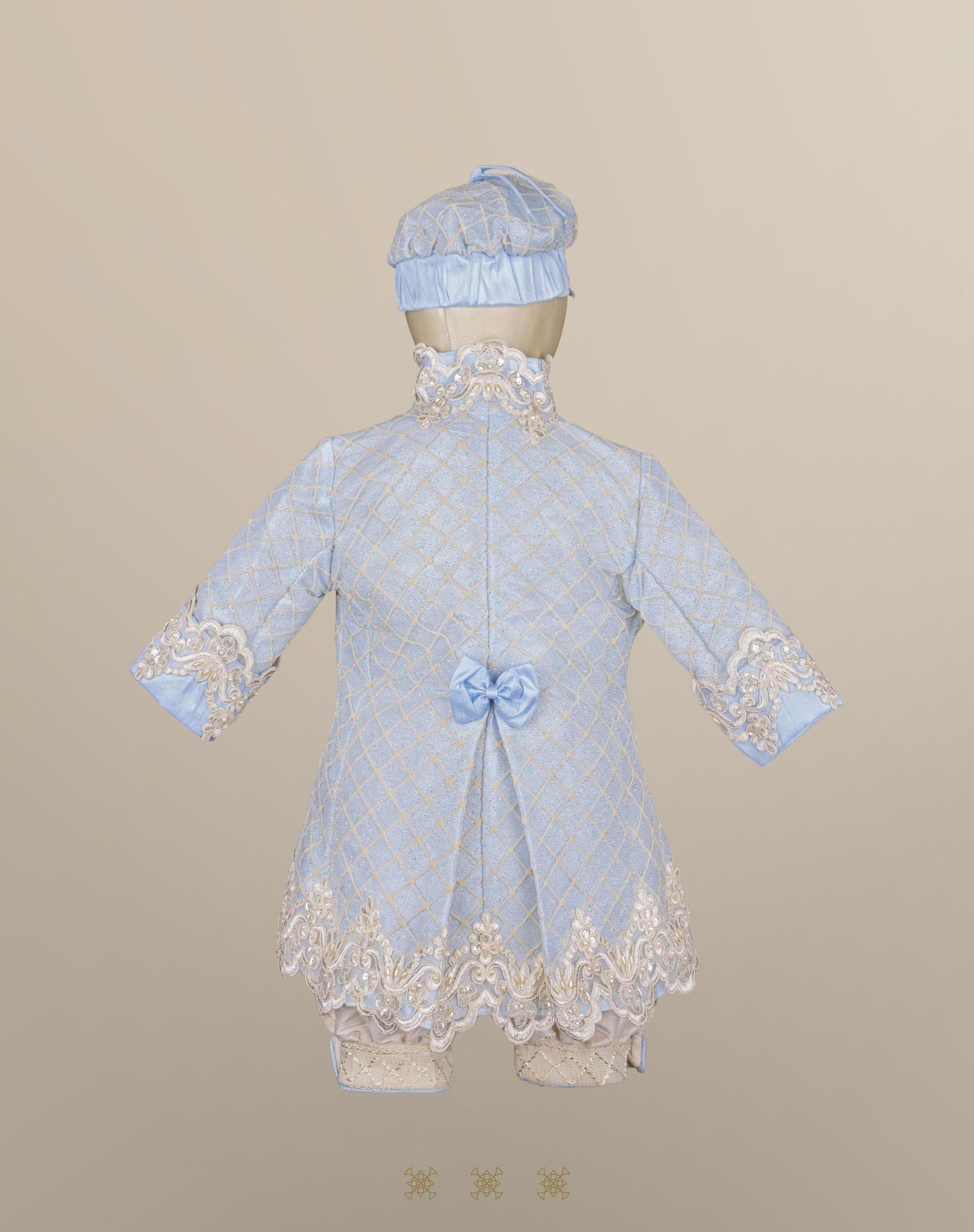Ropón de bautizo estilo príncipe beige y azul 05-044