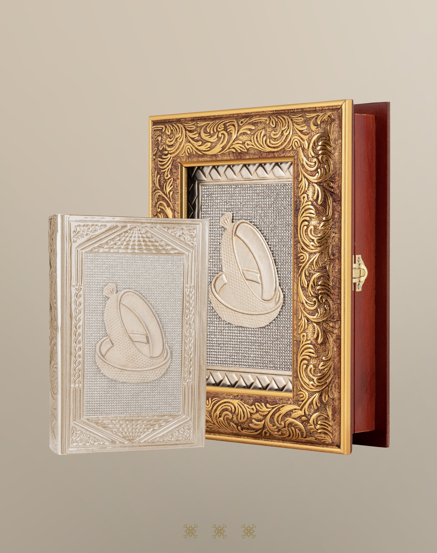 Biblia de boda con cofre dorado 17-306
