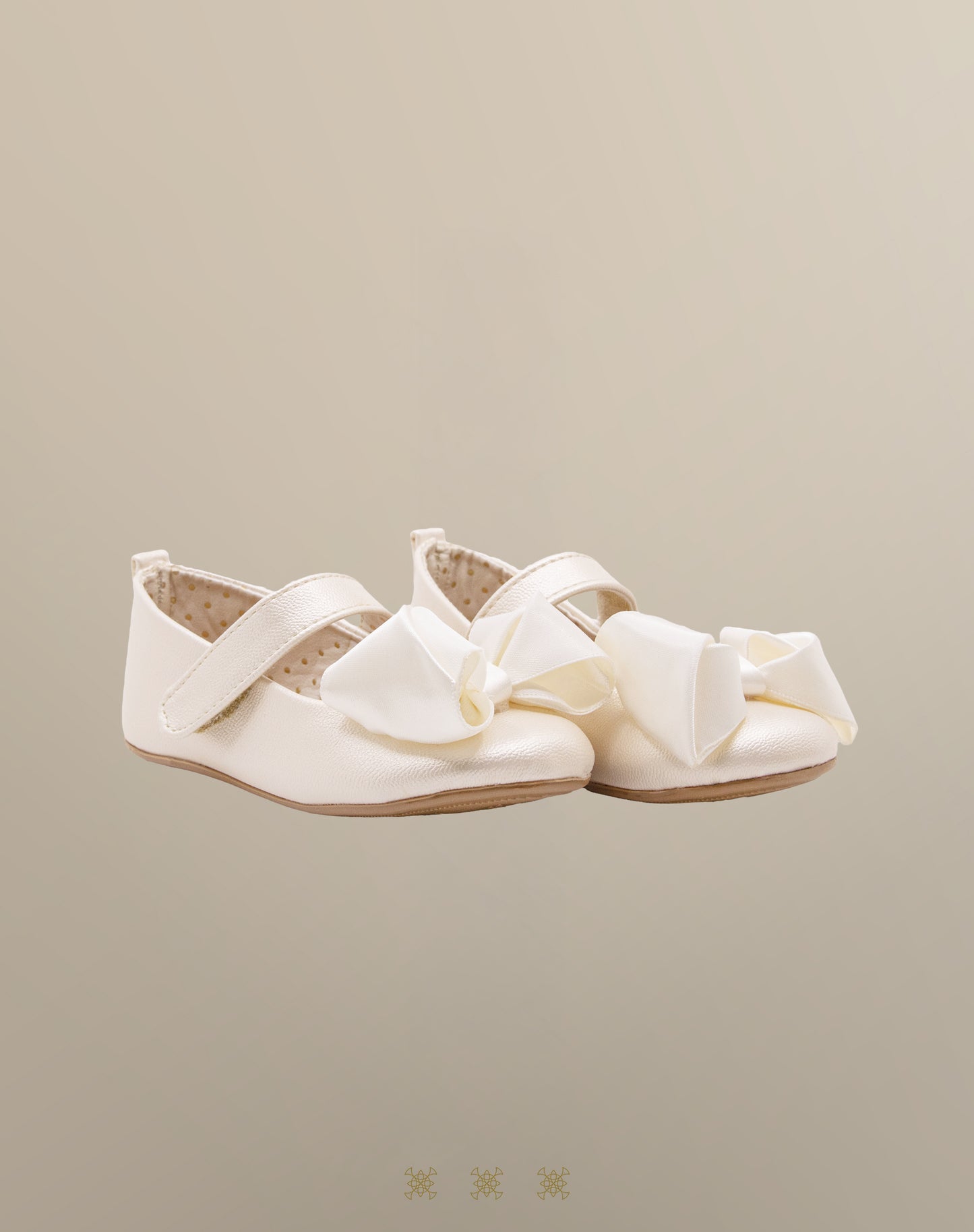 Zapatos de niña hueso 85-003
